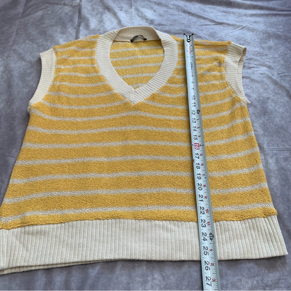 Zara Oversized Striped Sweater Vest Yellow Size m Preppy light academia capsule